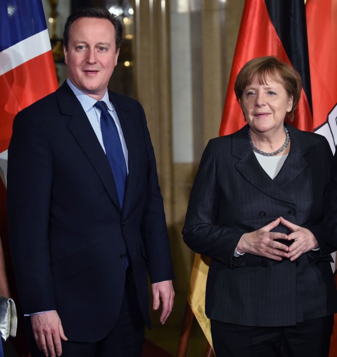 AFP/„Scanpix“ nuotr./Davidas Cameronas ir Angela Merkel