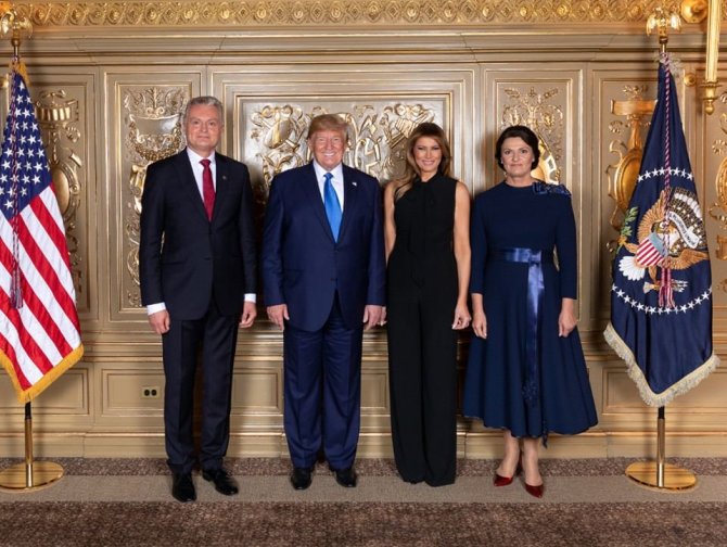 Gitano Nausėdos feisbuko nuotr./Gitanas ir Diana Nausėdos susitiko su Donaldu ir Melania Trumpais