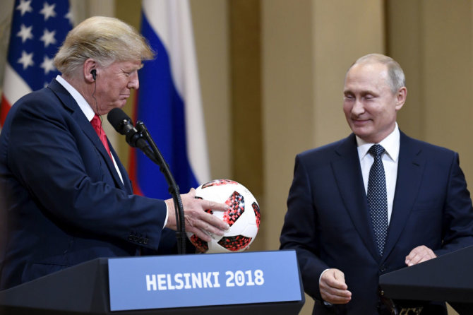 „Scanpix“/„Sipa USA“ nuotr./Donaldo Trumpo ir Vladimiro Putino susitikimas Helsinkyje
