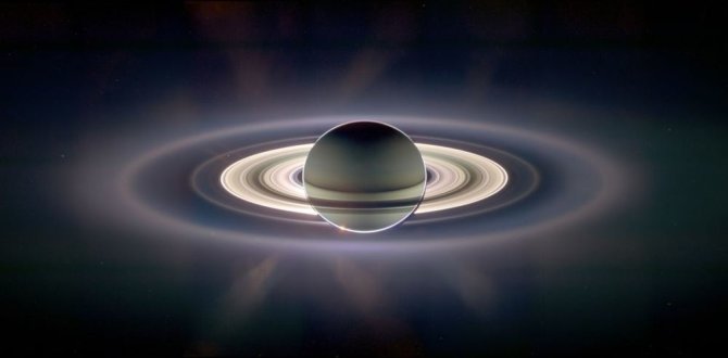 SSI/JPL/ESA/NASA nuotr./Saturno žiedai, užfiksuoti erdvėlaivio „Cassini“. 