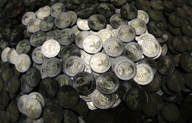 „Reuters“/„Scanpix“ nuotr./Dvejų eurų monetos