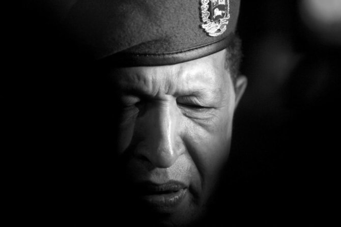 „Reuters“/„Scanpix“ nuotr./Hugo Chavezo pasekėjai nerimsta ir po Venesuelos lyderio mirties