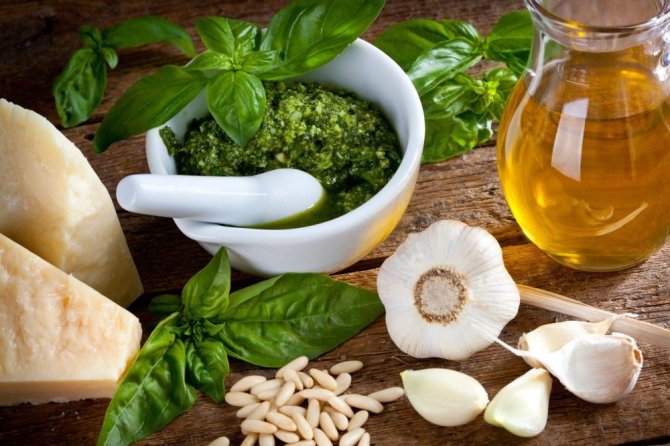 Fotolia nuotr./Pesto padažas