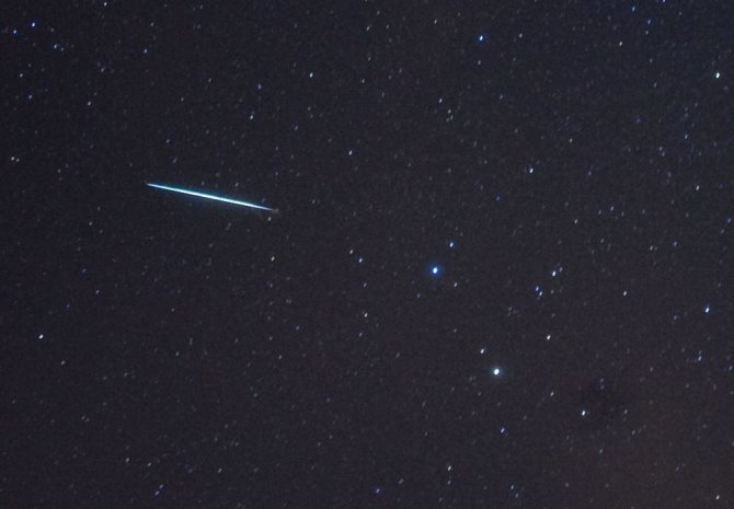 AFP/„Scanpix“ nuotr./Geminidų lietaus meteoras. 