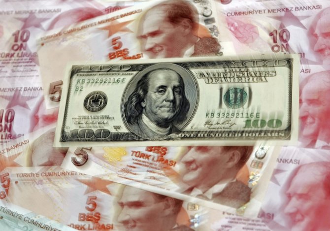 „Reuters“/„Scanpix“ nuotr./JAV ekonomikai atsigaunant Turkijos lirų kursas krenta