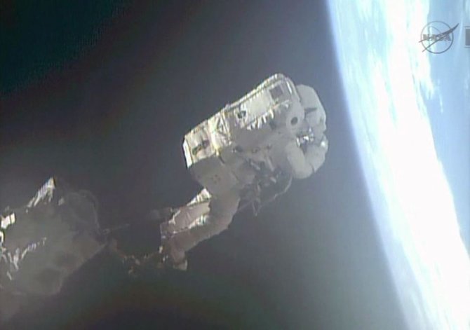 NASA nuotr./Astronautui Luca Parmitano šis išėjimas į atvirą kosmosą galėjo būti paskutinis