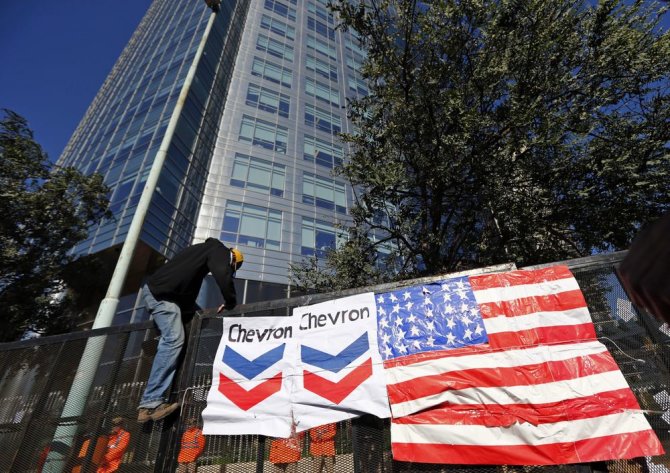 „Reuters“/„Scanpix“ nuotr./„Chevron“ iš Lietuvos išvijo nestabili įstatyminė aplinka