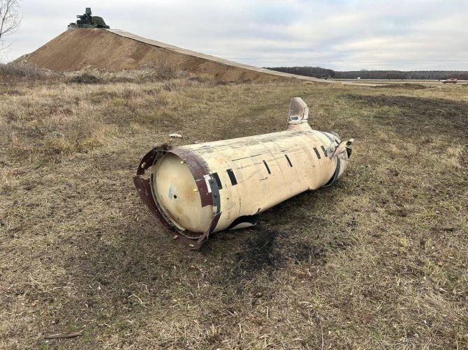 Rusijos gynybos ministerijos nuotr./Ukraina raketomis ATACMS smogė kariniam aerodromui Kursko srityje 