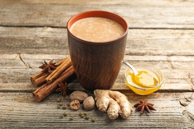 Shutterstock nuotr./Imbierinė kava su medumi