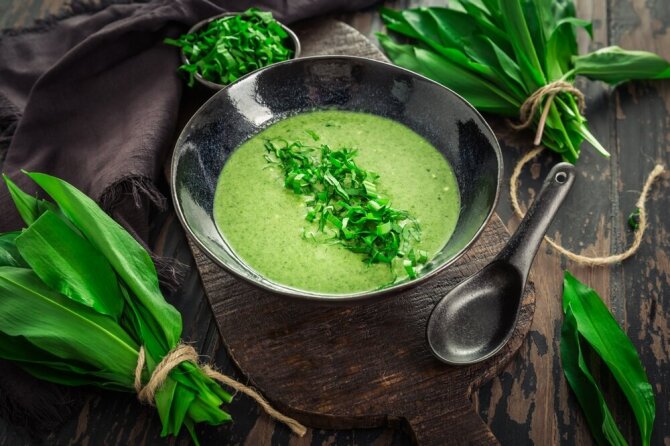 Shutterstock nuotr./Sriuba su meškiniu česnaku