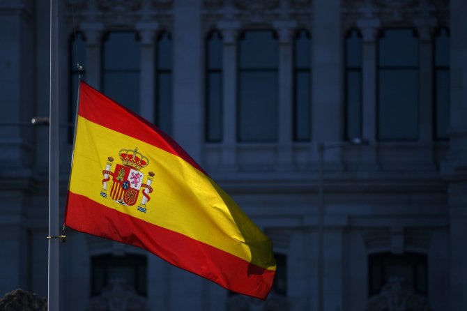 AFP/„Scanpix“ nuotr./Ispanijos vėliava