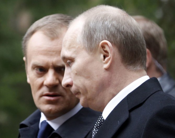 „Reuters“/„Scanpix“ nuotr./Donaldas Tuskas ir Vladimiras Putinas