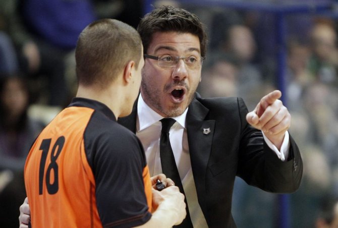 „Reuters“/„Scanpix“ nuotr./Rusijso krepšinio rinktinės treneris graikas Fotios Katsikaris