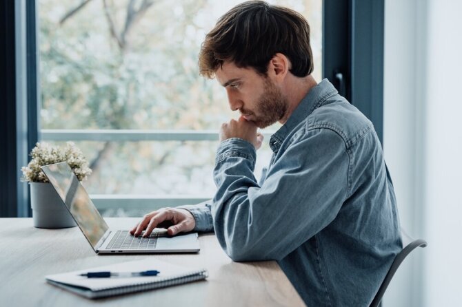 Shutterstock nuotr./Egzaminas nuotoliu.