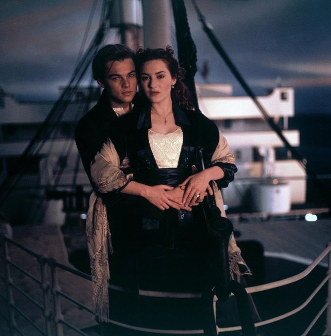 Vida Press nuotr./Kate Winslet ir Leonardo DiCaprio filme „Titanikas“ (1997 m.)