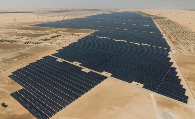 EWEC nuotr./Didžiausias pasaulyje Saulės jėgainių parkas „Noor Abu Dhabi“