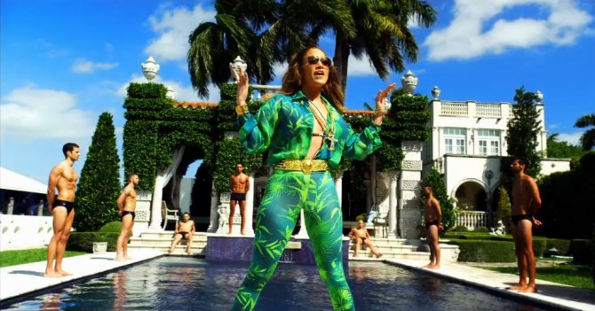 Kadras iš „Youtube“/Jennifer Lopez dainos „I Luh Ya Papi“ vaizdo klipe