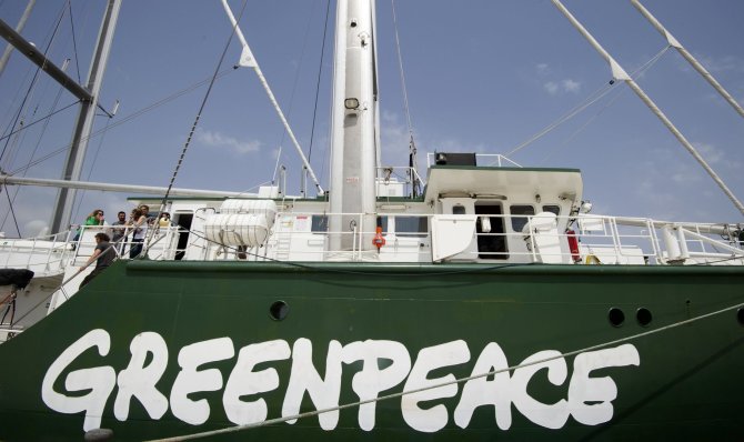 AFP/„Scanpix“ nuotr./„Greenpeace“ laivas