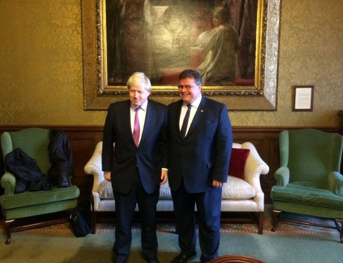 URM nuotr./Londone viešintis užsienio reikalų ministras Linas Linkevičius ir Jungtinės Karalystės užsienio reikalų sekretorius Borisas Johnsonas