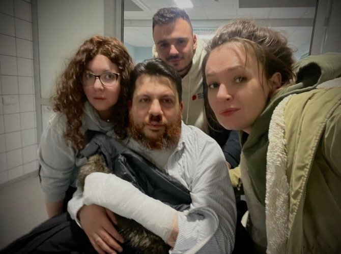Nuotr.  iš Marijos Pevčich „Instagram“ profilio/Marija Pevčich paskelbė nuotrauką, kurioje Leonidas Volkovas įamžintas Vilniaus ligoninėje