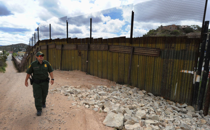 AFP/„Scanpix“ nuotr./JAV ir Meksikos siena
