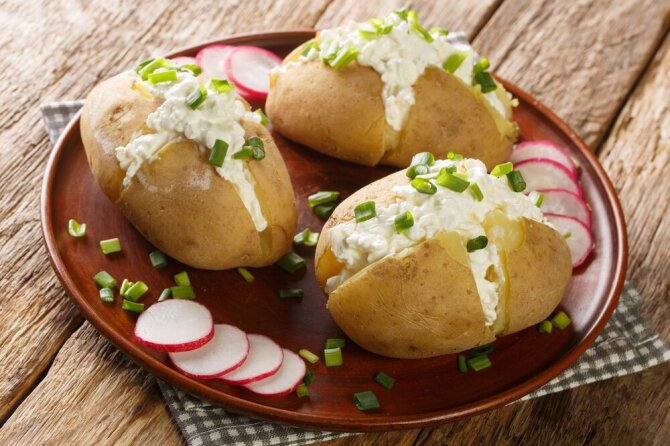 Shutterstock nuotr./Varške įdarytos bulvės