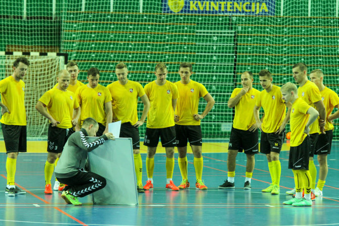 Valdo Knyzelio/LFF nuotr./Lietuvos salės futbolo rinktinės treniruotė