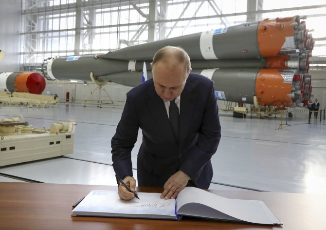 „Scanpix“/AP nuotr./Vladimiras Putinas kosmodrome