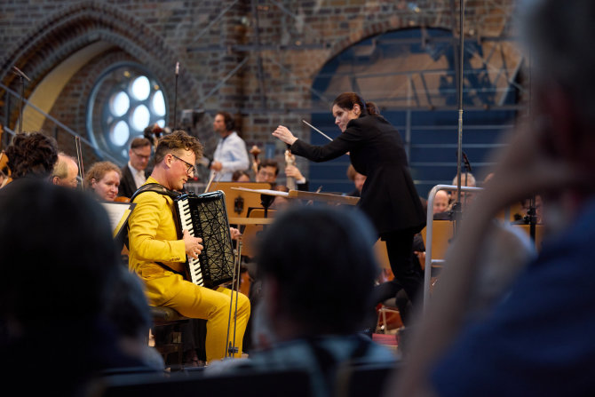 Oliver Borchert nuotr./Muzikos festivalio atidarymo akimirkos ir jo užkulisiai