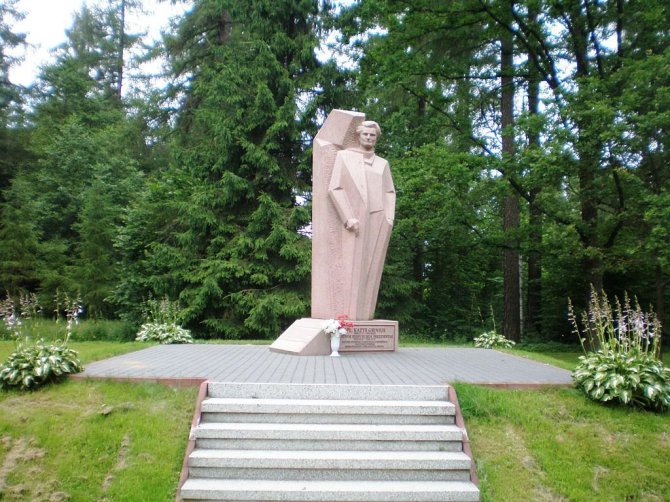 Hugo.arg/Wikipedia.org nuotr./Kazio Griniaus kapas Mondžgirėje