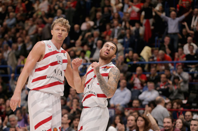 Getty Images/Euroleague.net nuotr./Mike'as Jamesas ir Mindaugas Kuzminskas