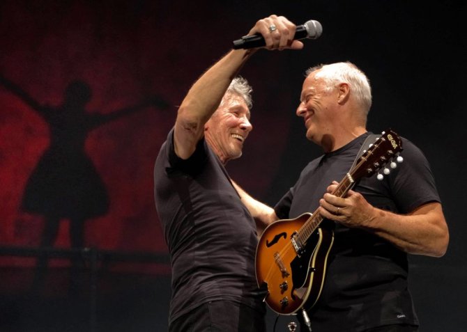 „Reuters“/„Scanpix“ nuotr./Rogeris Watersas ir Davidas Gilmouras