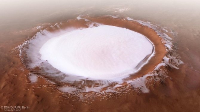 ESA nuotr./Ledo krateris Marse