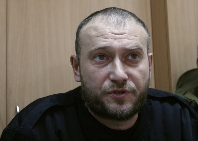„Reuters“/„Scanpix“ nuotr./Ukrainos ultradešiniųjų grupuotės lyderis Dmytro Jarošas