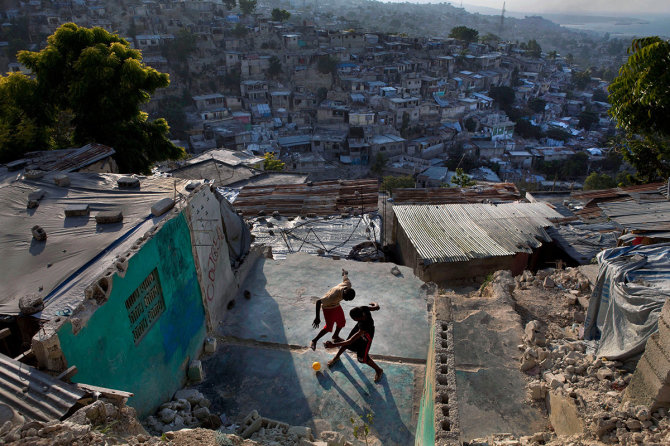 Jonathan Torgovnik, EOS 5D Mk II; Port o Prensas, Haitis, 2011 m. sausio 10 d./Haitis po žemės drebėjimo