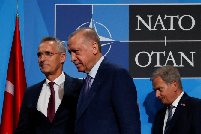 „Reuters“/„Scanpix“ nuotr./J.Stoltenbergas ir R.T.Erdoganas