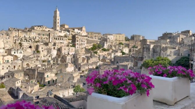 Youtube stop. kadras / Italijos miestas Matera: nuo gėdos iki prabangos.