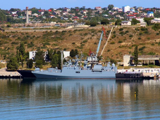 Juodosios jūrų laivyno nuotr./Rusijos laivas „Admirolas Makarovas“