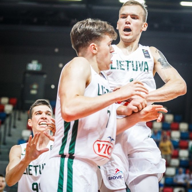 FIBA nuotr./Ignas Sargiūnas ir Arnas Velička