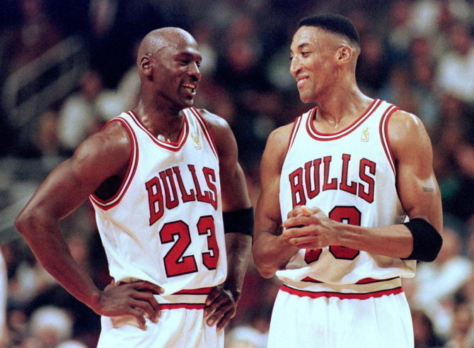 NBA nuotr./Michaelas Jordanas ir Scottie Pippenas