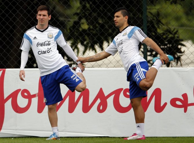 „Reuters“/„Scanpix“ nuotr./Lionelis Messi ir Sergio Aguero