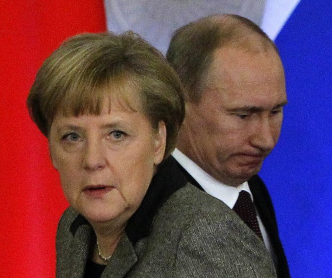 „Reuters“/„Scanpix“ nuotr./Angela Merkel ir Valdimiras Putinas