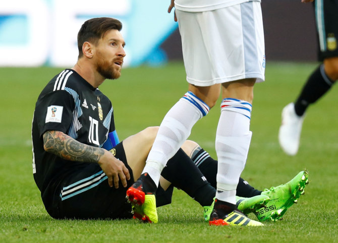 „Scanpix“ nuotr./D grupės dvikova: L.Messi neįmušė 11 m baudinio, o Argentina sužaidė lygiosiomis su Islandija.