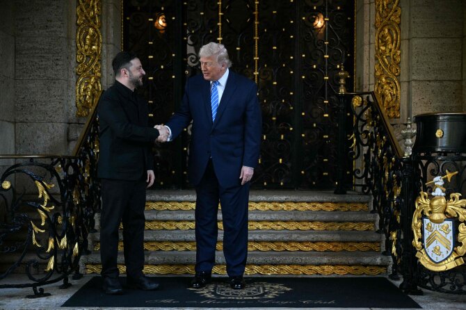 AFP/„Scanpix“ nuotr./Donaldo Trumpo ir Volodymyro Zelenskio susitikimas