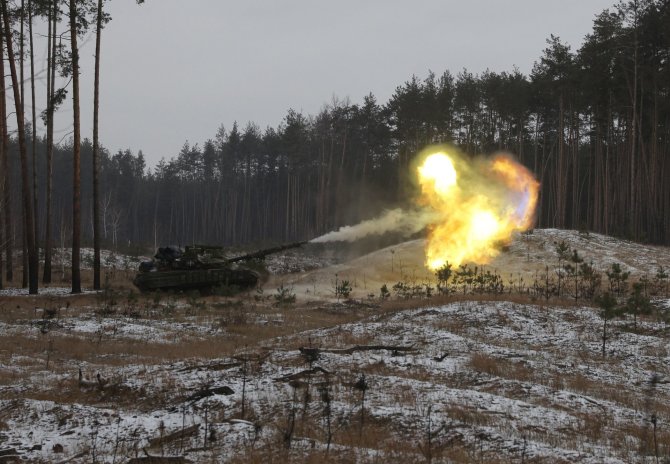 „AFP“/„Scanpix“/Ukrainos ginkluotųjų pajėgų tankas prie Kreminos