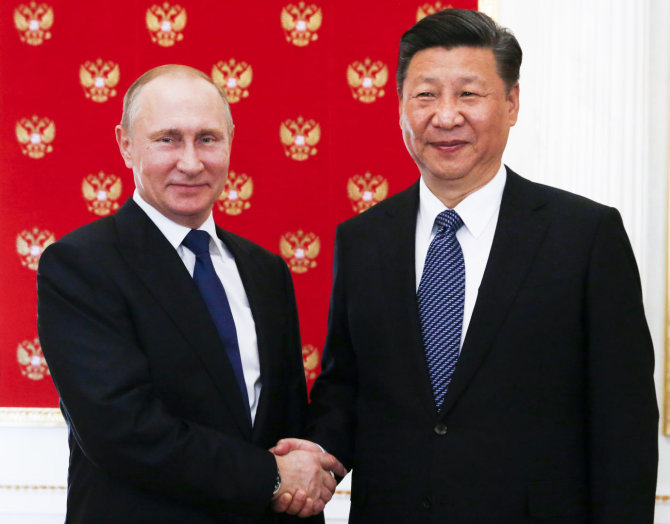 „Scanpix“/AP nuotr./Vladimiras Putinas ir Xi Jinpingas