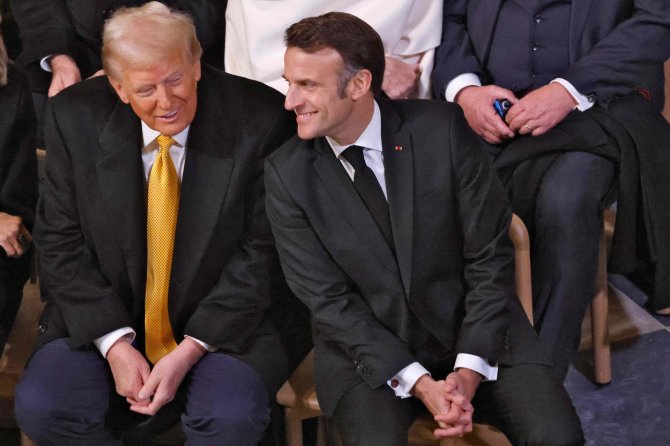 „Scanpix“ nuotr./Donaldas Trumpas ir Emmanuelis Macronas