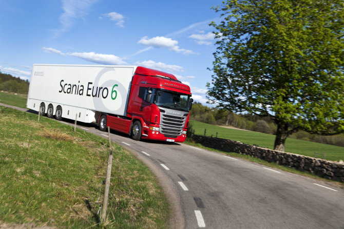 „Volvo” nuotr./„Scania“ vilkikai