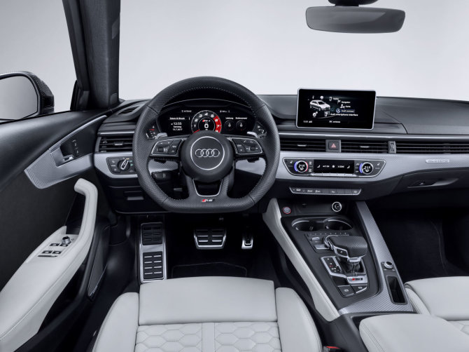 „Audi RS4“
