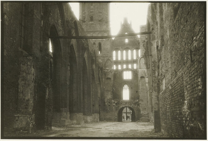 Iš Lietuvos fotomenininkų sąjungos archyvų/Raimundas Urbonas. „Karaliaučius – Königsberg“, 1991.